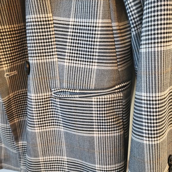 H & M - Picture 9 of 15